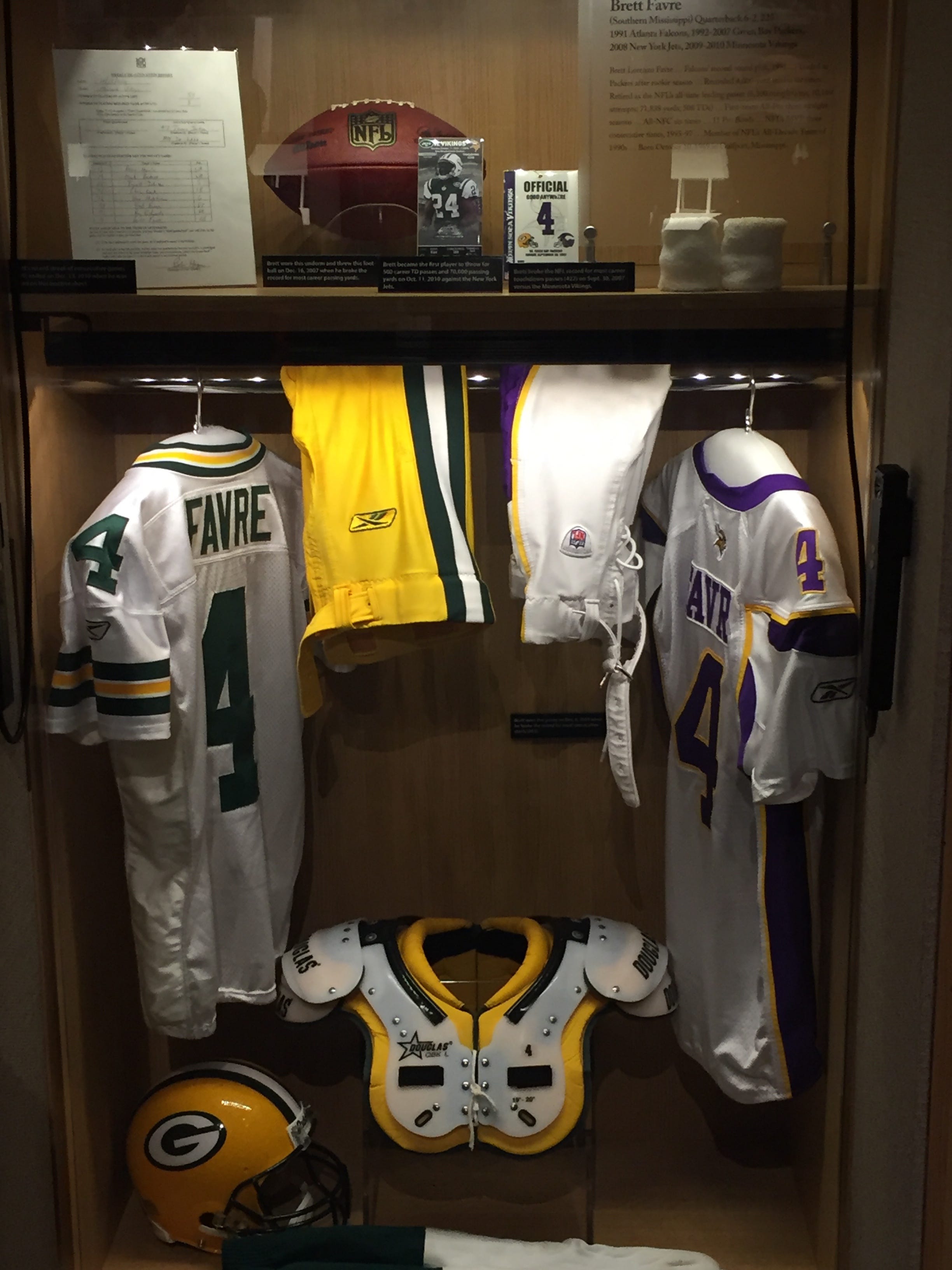 brett favre hall of fame jersey